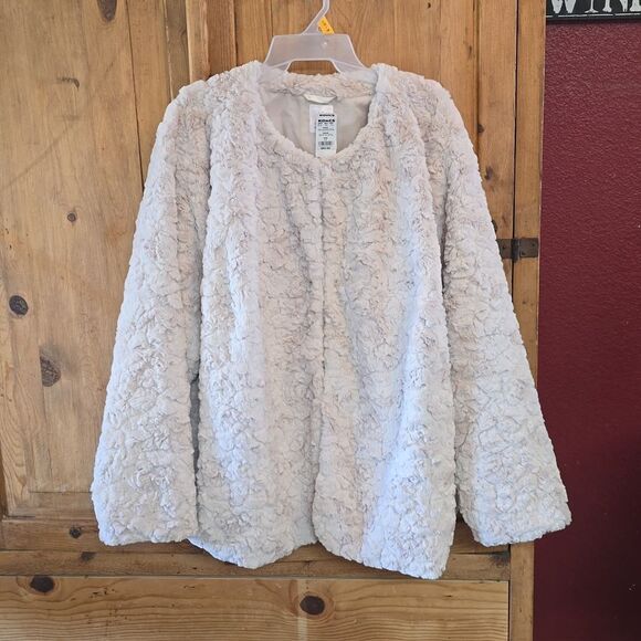 Lauren Conrad Soft Faux Fur Jacket Pockets - White    NEW WITH TAGS - Picture 10 of 10